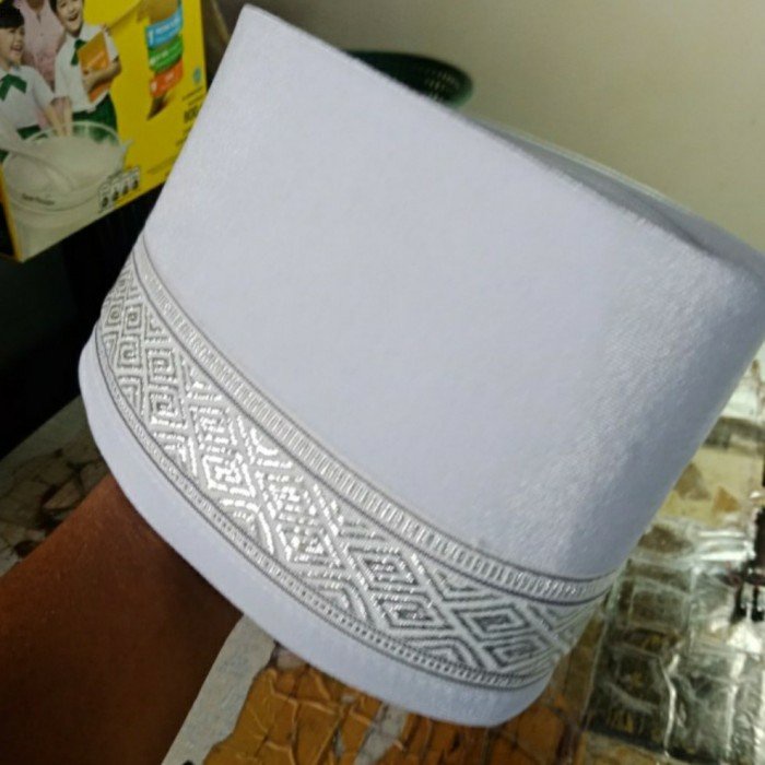 Peci Kopiah Turki bludru putih tinggi 15 cm motif renda - 9