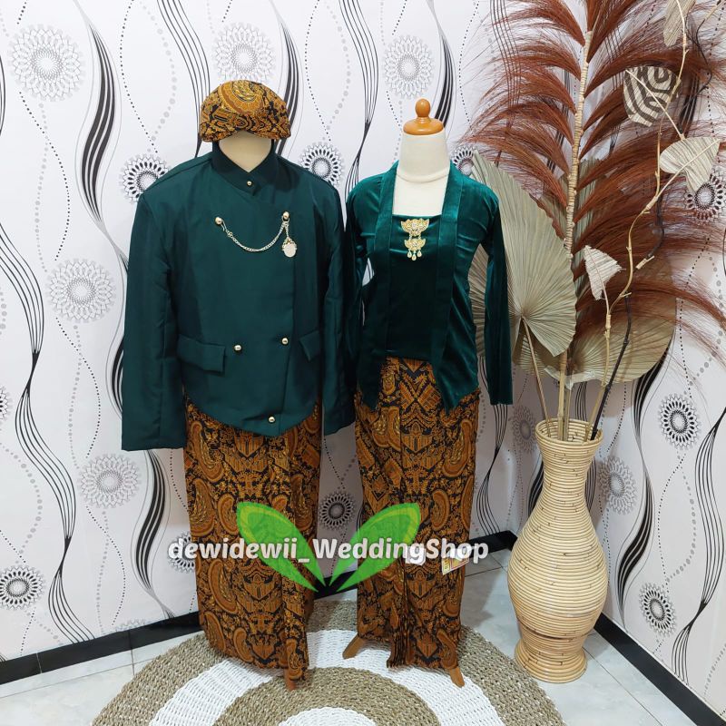 [Couple] Baju Prewedding / Baju Adat Jawa | Gambar Patung - Nuansa Solo Hijau Botol