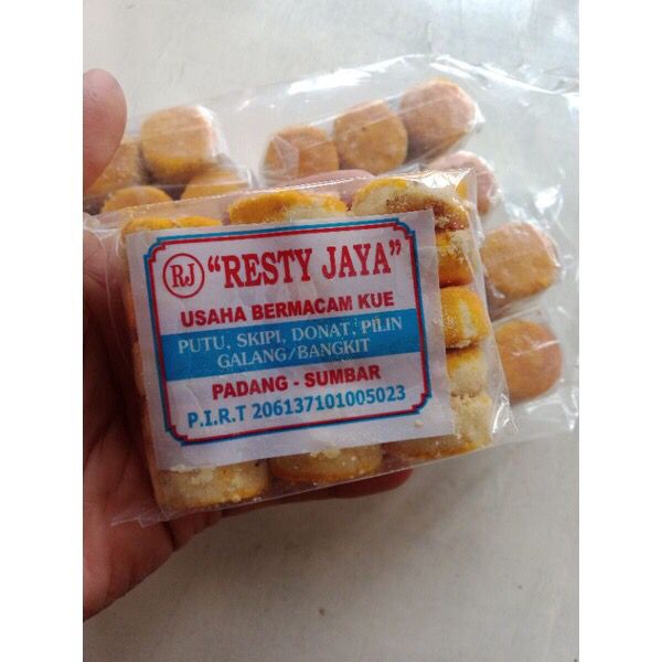 

Sanjai Kue Kacang Panggang khas minang isi 250gram.