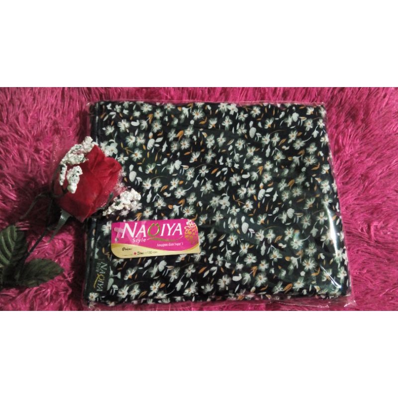 Hijab Naqiya 120x120 cm