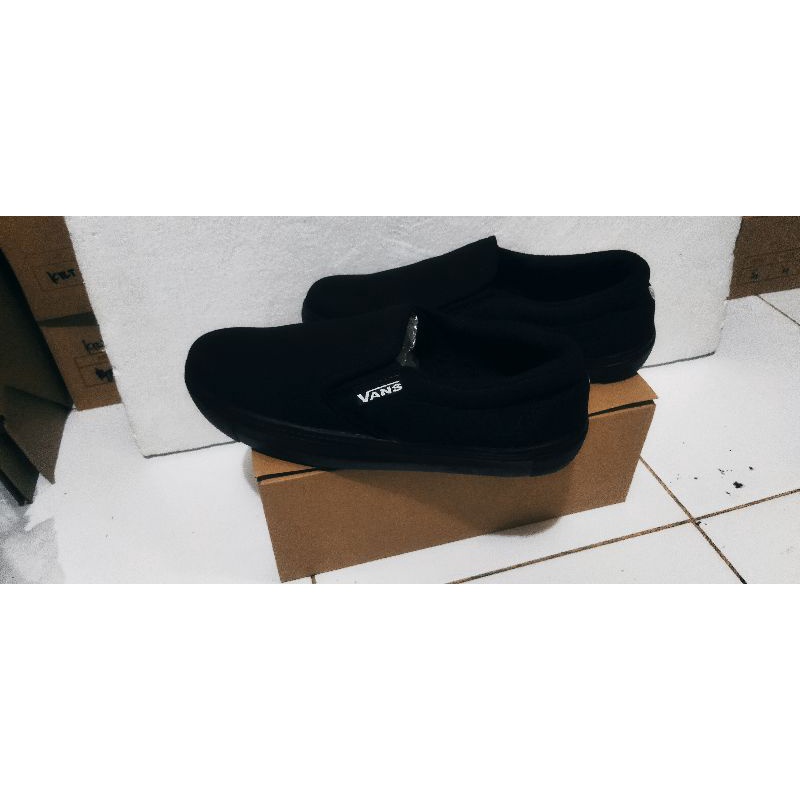 Sepatu slip on hitam polos Sepatu Vans Tanpa tali