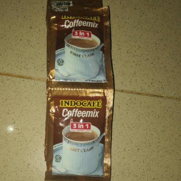 

Kopi Indocafe Coffeemix 3 in 1 renceng/renteng 10x20gr