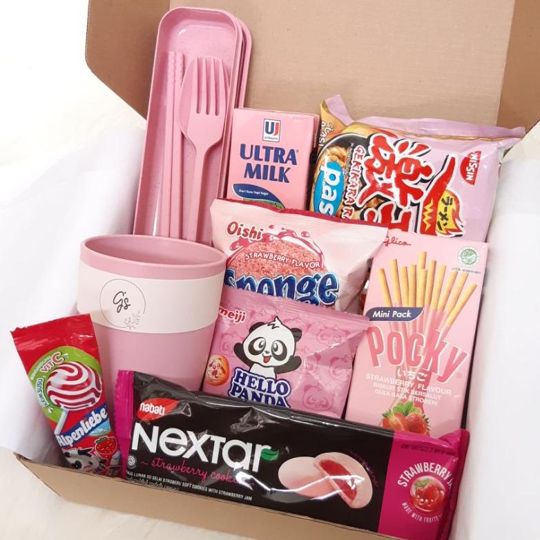 

8.8 Promo >> HAMPERS SNACK BOX GIFT READY STOCK [BOX OF HAPPINESS]