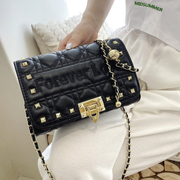 Promo Tas Selempang Wanita . Tas Branded Import Batam