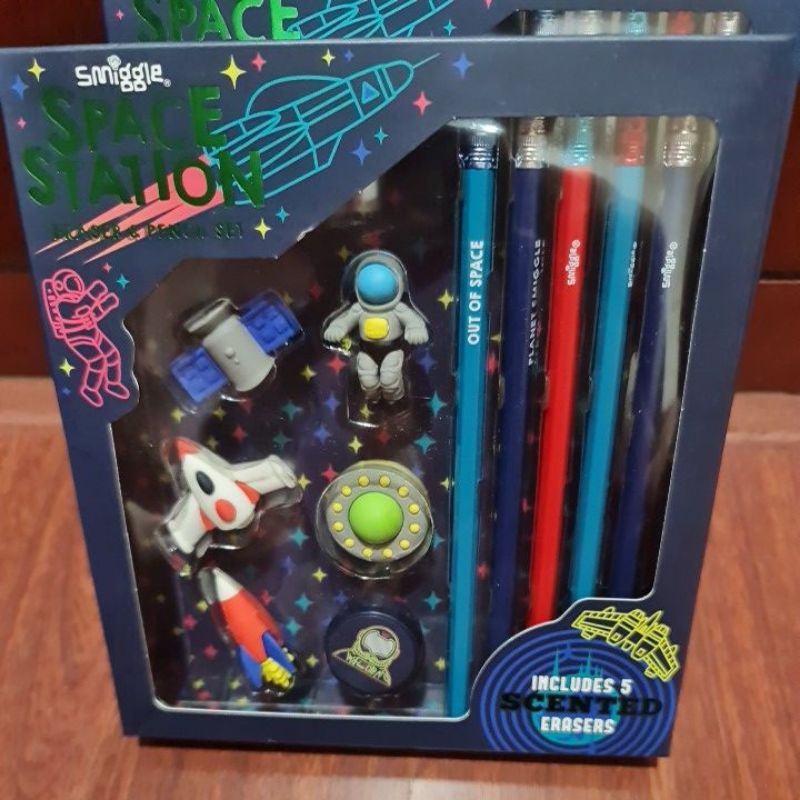 

SMIGGLE SPACE ERASER PENCIL BOX SET