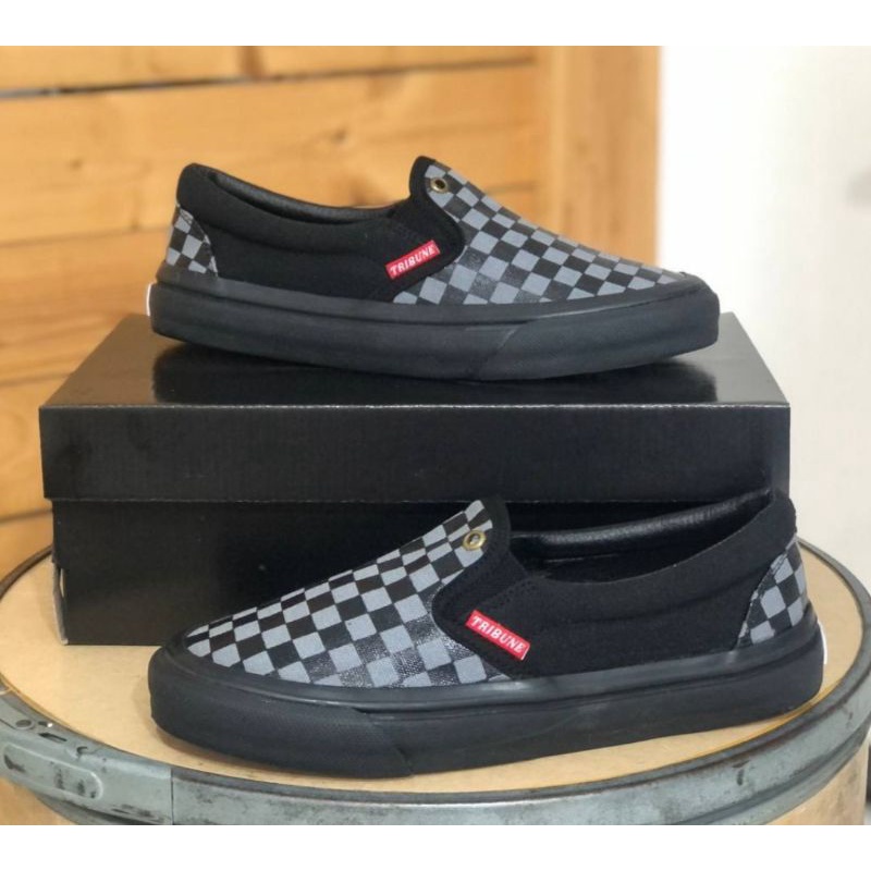 SEPATU LOKAL TRIBUNE SLIP ON CHECKER FULLBLACK SEPATU BRAND LOKAL SEPATU ORIGINAL SEPATU CATUR HITAM