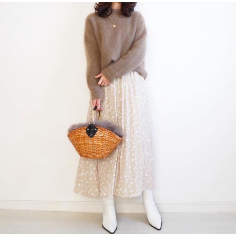 GU UNIQLO PLEATED FLORAL SKIRT