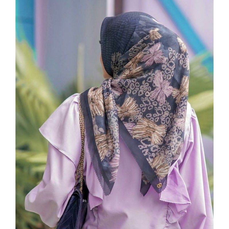 Les Amities Indigo Buttonscarves