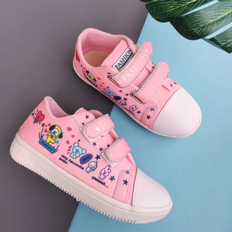 Sepatu Sneaker Anak Motif BTS Pink