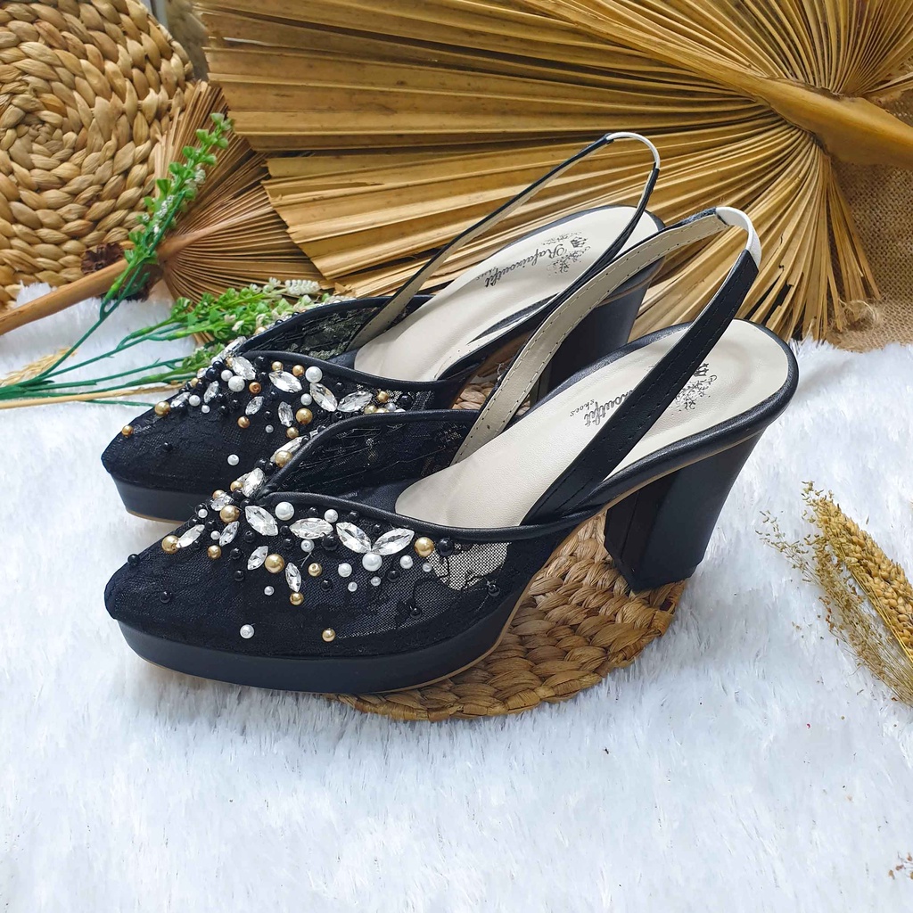 sepatu wedding pesta cantik Diamont hitam tali tinggi hak 9 cm