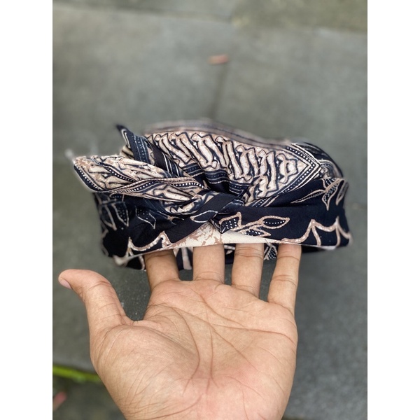 UDENG BATIK SEMI TULIS LEMBARAN BUSANA BALI