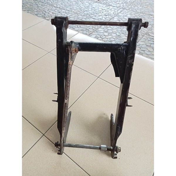 Swing Arm Suzuki A 100 econos,super original