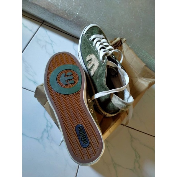 Sepatu Etnies skate like new size 42