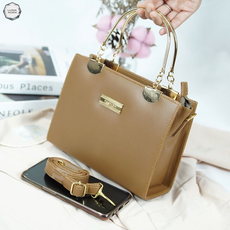 Tas slempang jinjing wanita simple dan elegan