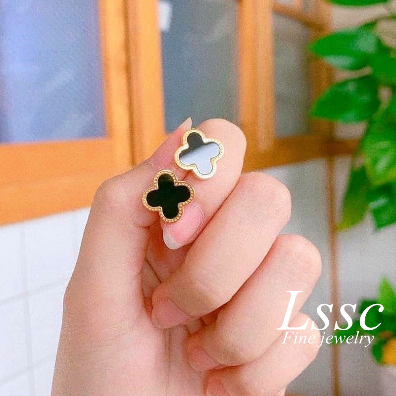 Anting Tusuk Titanium Bunga Clover Keberuntungan Anti Karat Emas 18K Perhiasan Wanita Fashion Korea