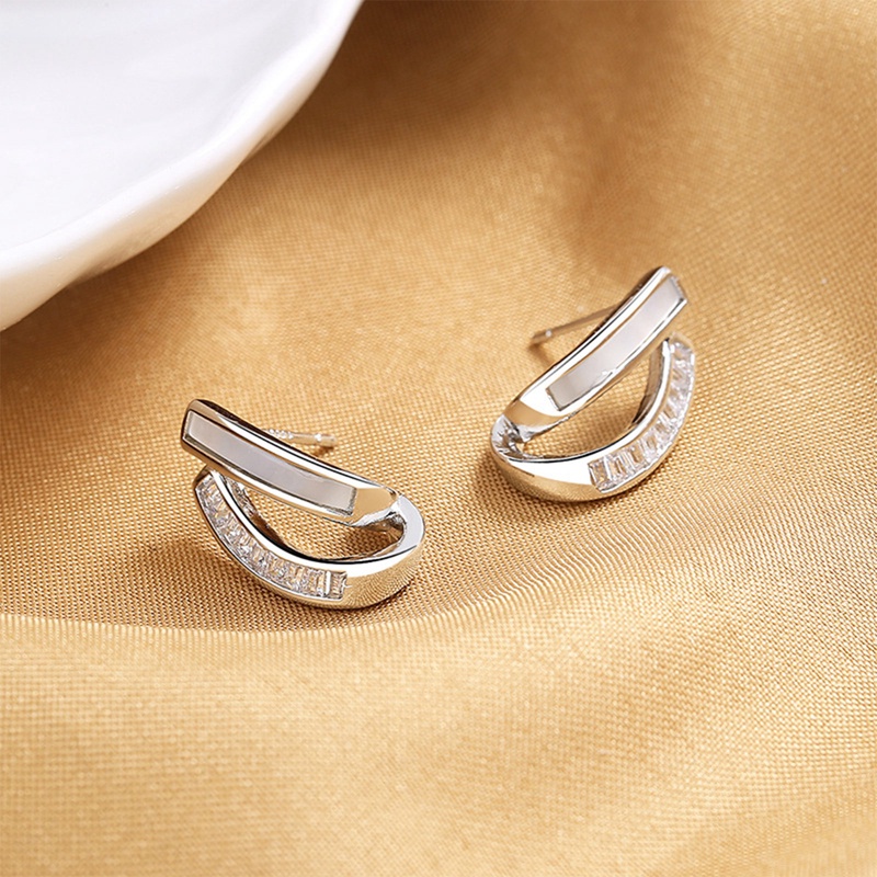 Anting Tusuk Bentuk C Lapis Ganda Kualitas Halus Bahan Logam Anting Zircon Lapis Emas Untuk Wanita