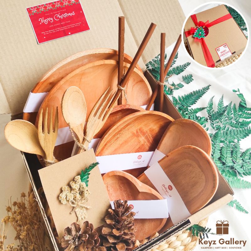 

Hampers Lebaran / Hampers Idul Fitri / Hampers Tahun Baru / Bingkisan Lebaran / Alat Makan Kayu Zerowaste Product / Bingkisan Idul Fitri / Hampers Wedding / Kado Pernikahan Tunangan Ulang Tahun Wisuda Idul Fitri Adha Natal Tahun Baru