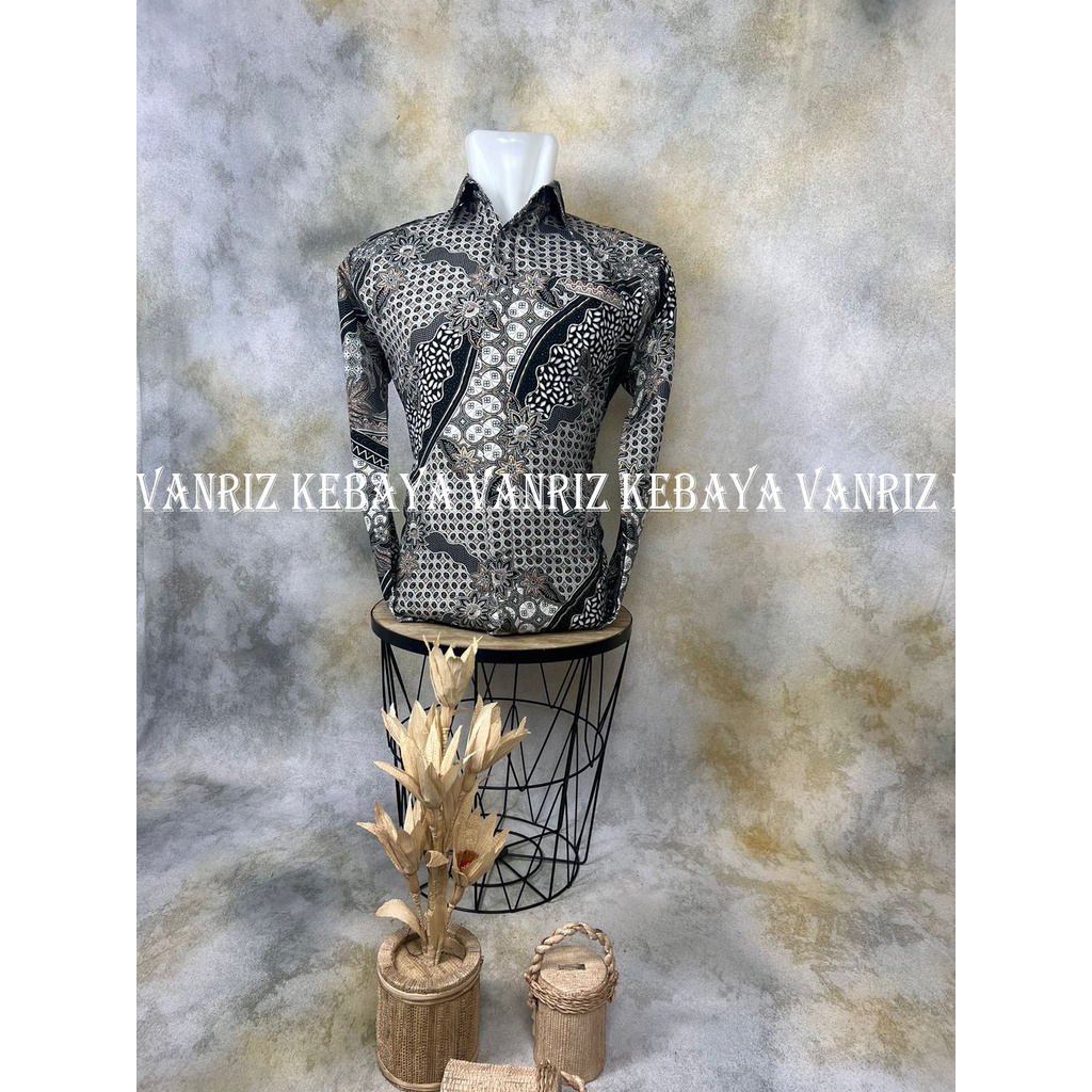 Vanriz Kebaya-Kemeja Batik Pria Lengan Panjang