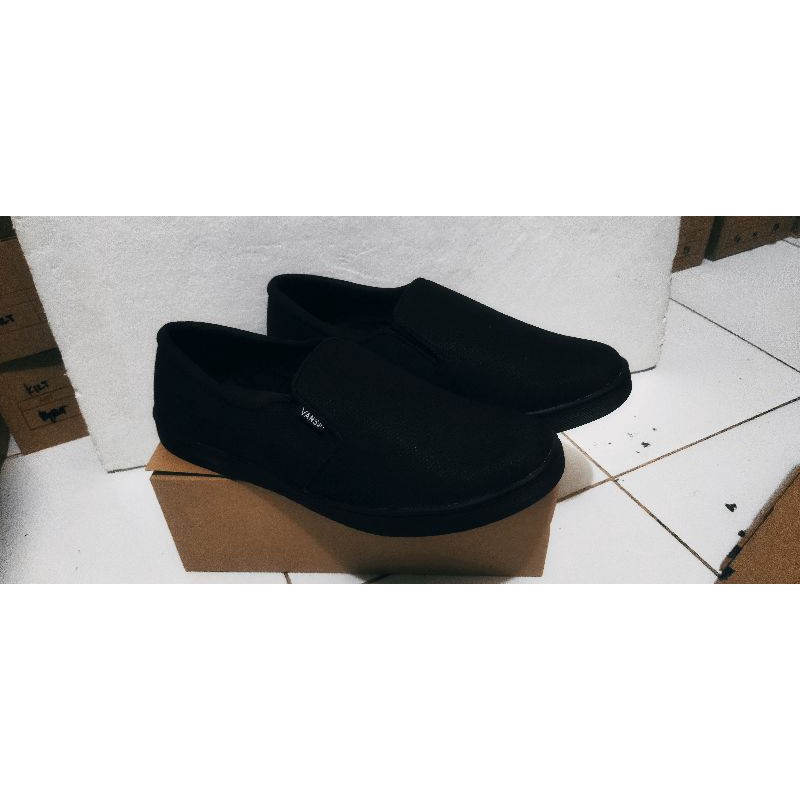 Sepatu slip on hitam polos Sepatu Vans Tanpa tali