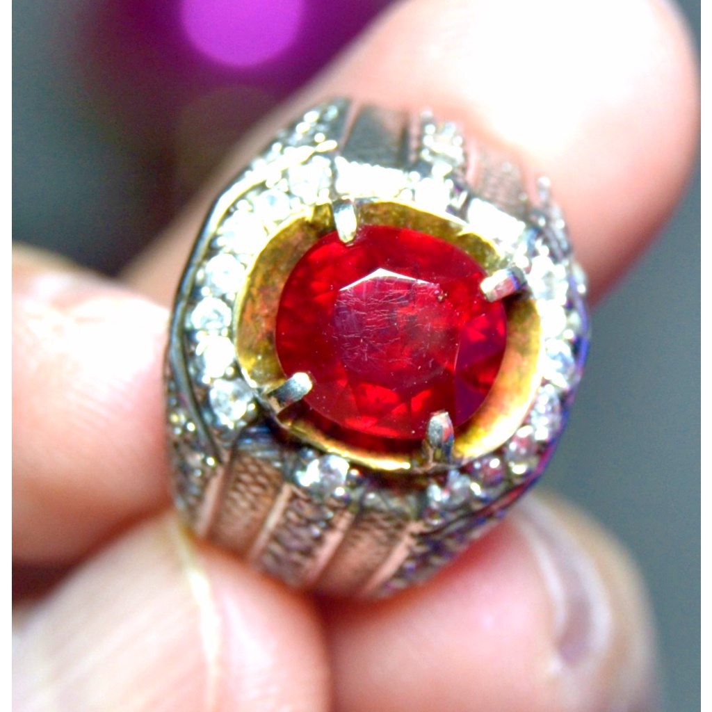 Natural Batu Ruby Warna Pigeon Blood