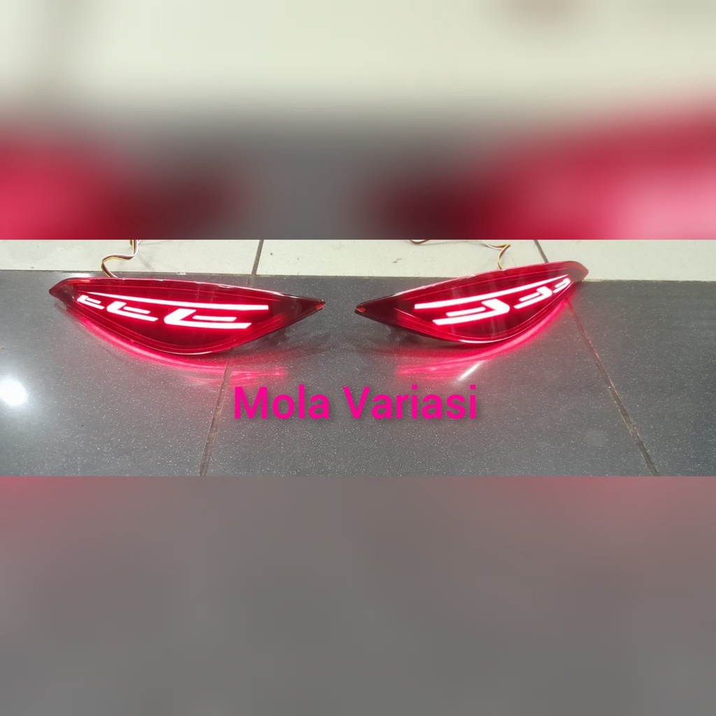 Lampu Reflektor Bumper Belakang Mobil Rush 2018 - 2022