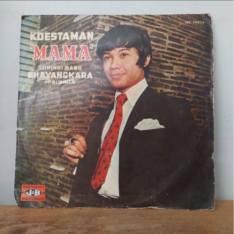 Vinyl Piringan Hitam 12 inch Koestaman 'Mama'