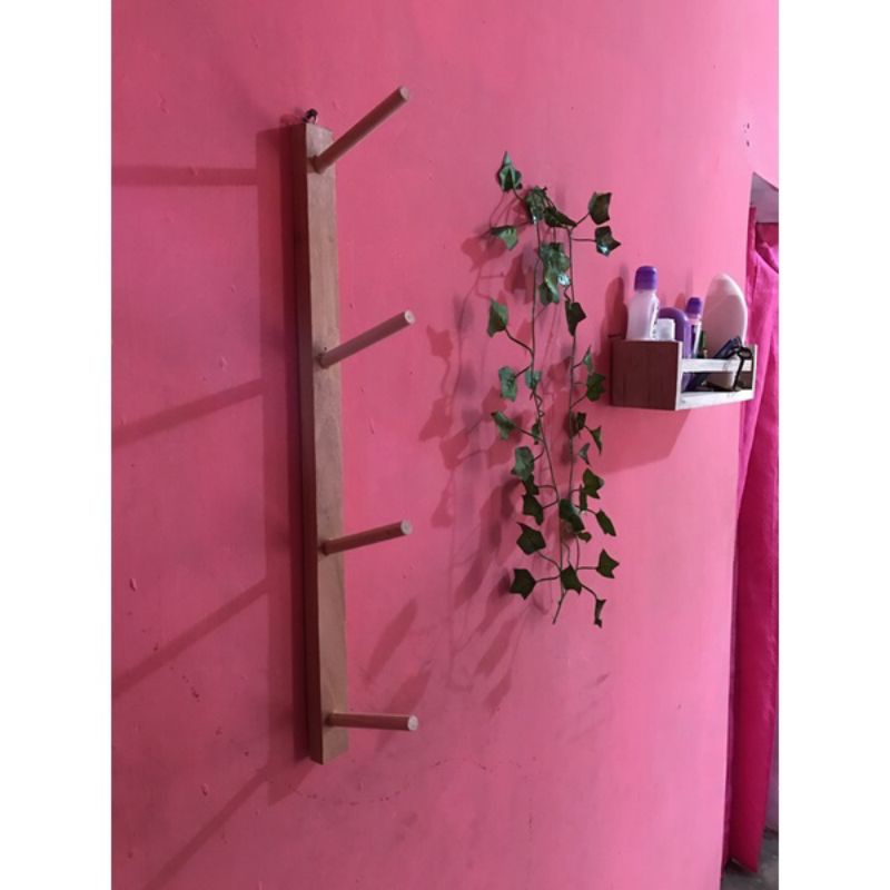 gantungan helm dinding rak helm 4 susun kayu