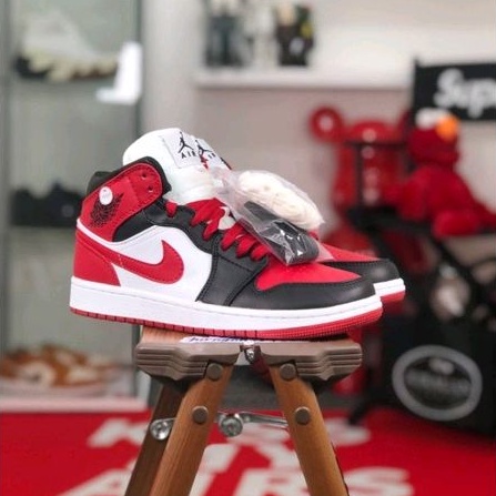 Nike Air Jordan 1 Mid &quot;Alternate Bred Toe&quot;