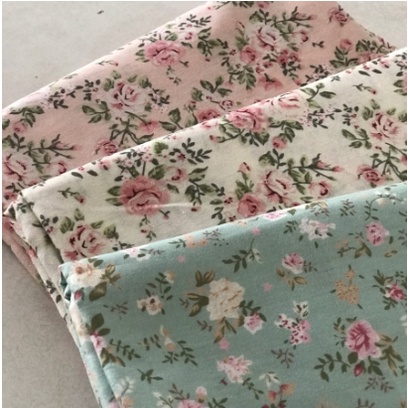 Kain katun jepang perca motif bunga kecil peach cream hijau 1/2 meter
