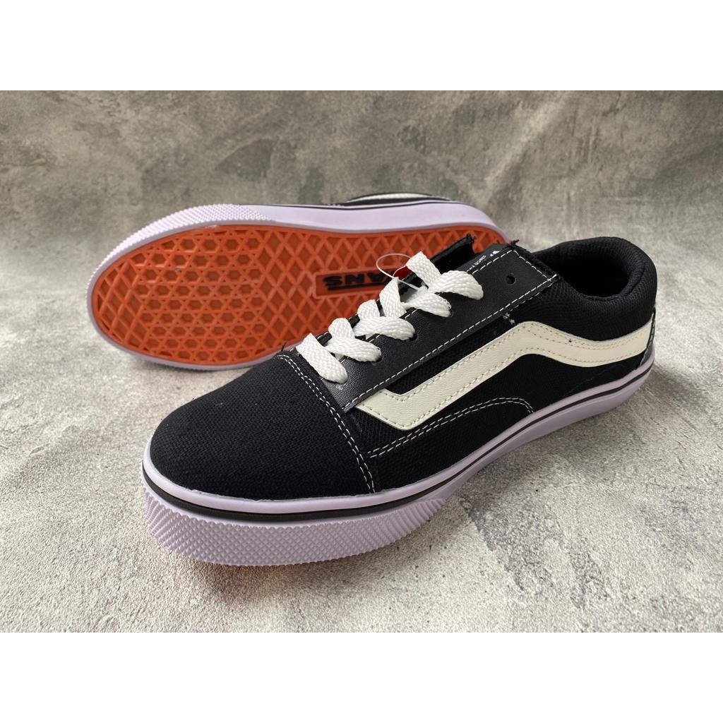sepatu Converse pria sepatu sneakers wanita sepatu sneakers pria sepatu sneakers sepatu sneakers ana