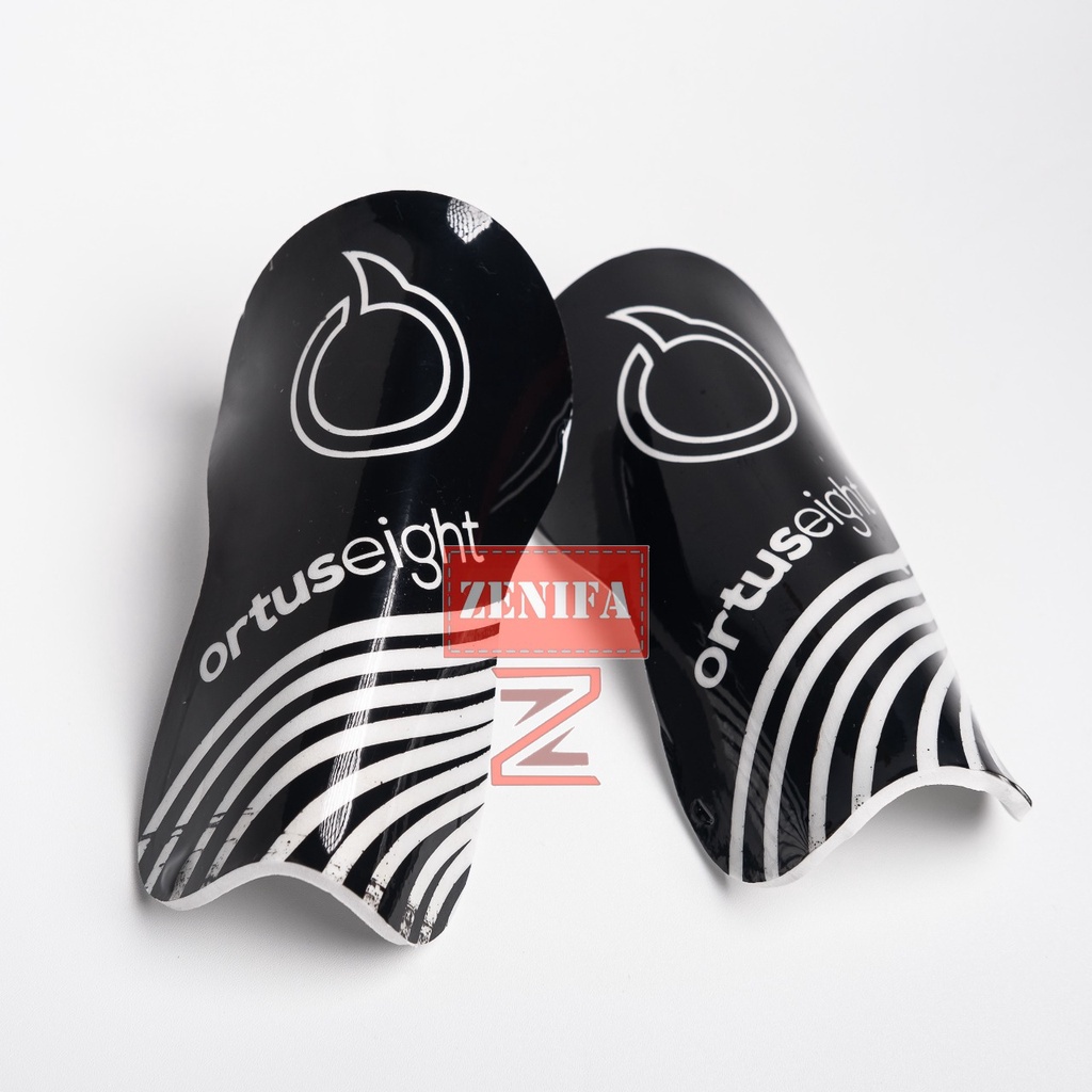 Skin Deker Ortuseight Non Embos Pelindung Tulang Kering Dewasa Warna Hitam dan Putih