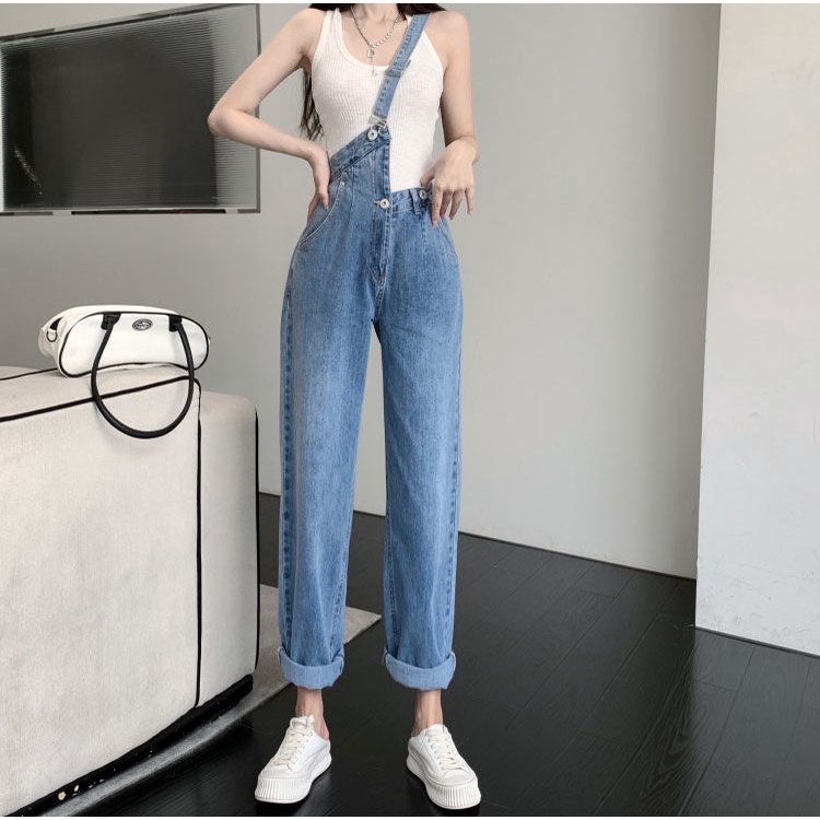 Jumpsuit overall denim satu bahu yang tidak beraturan