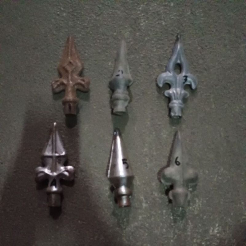 Tumbak tombak asesoris pagar