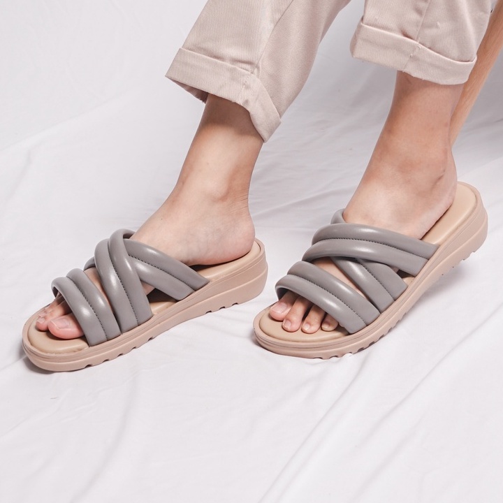 SARASARA YUK - Sandal Wanita Wedges SARA SARA DEKA Sendal Cewek Platform Wegdes Hak Tinggi 4cm Model Silang 2 Size 35 36 37 38 39 40 Pergi Jalan Santai Rumah Slop Belezza Warna White Putih Selop Premium Kekinian Terbaru Shoes ORI Mall Official Store