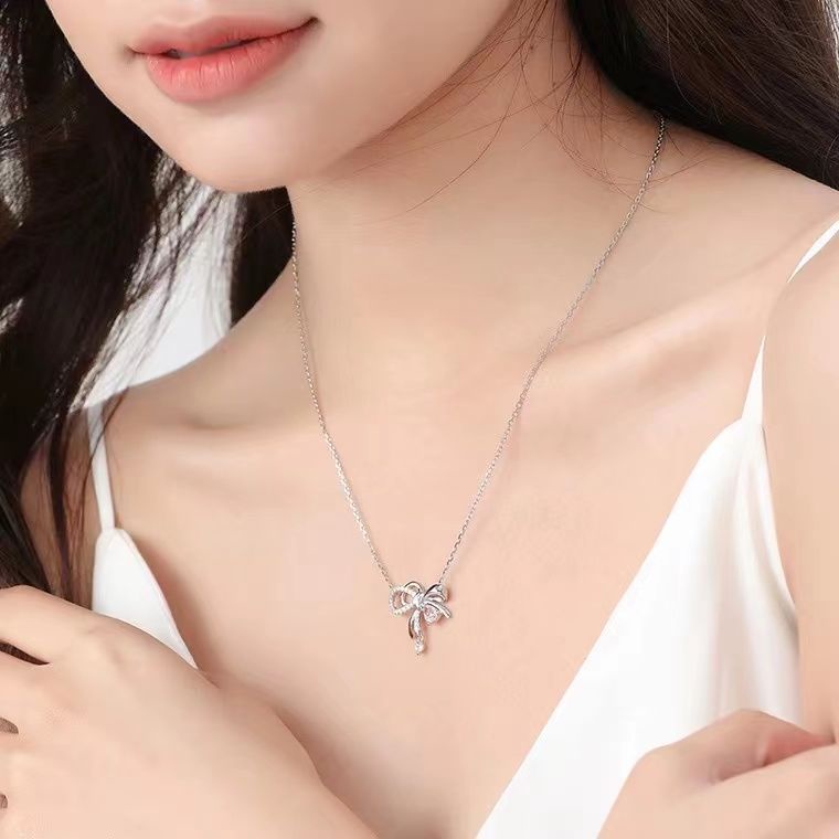 Fashion Wanita Perhiasan Alloy Berlian Imitasi Ikatan Simpul Liontin Kalung