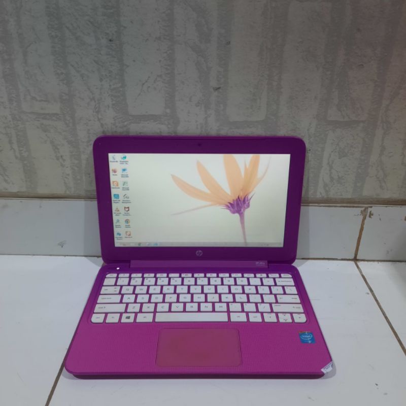 NOTEBOOK HP  Stream PC 11-d017TU Intel Celeron-N2840 Ram 4Gb/ 2GB  OS. Windows Super slim ringan enteng