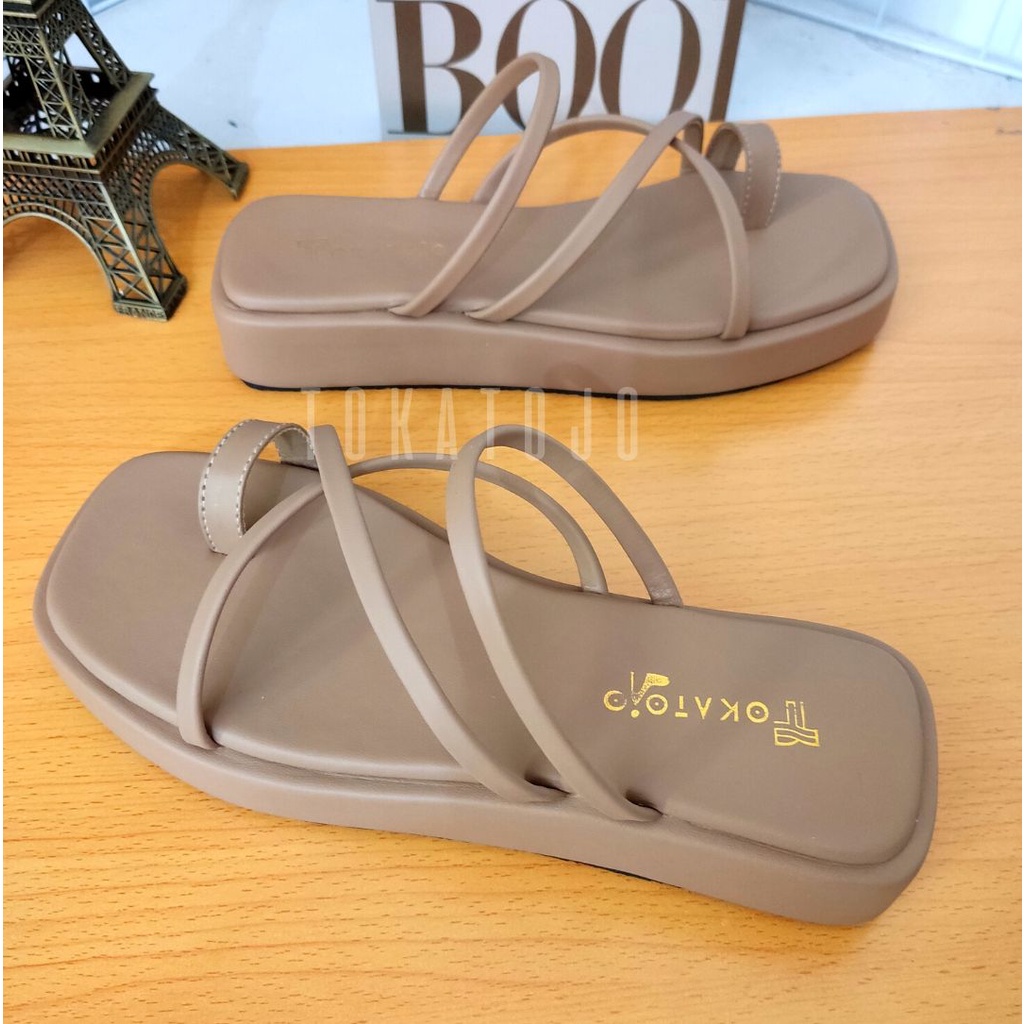 Sandal flatform Wanita tali empuk sol anti slip Sandal wanita terbaru