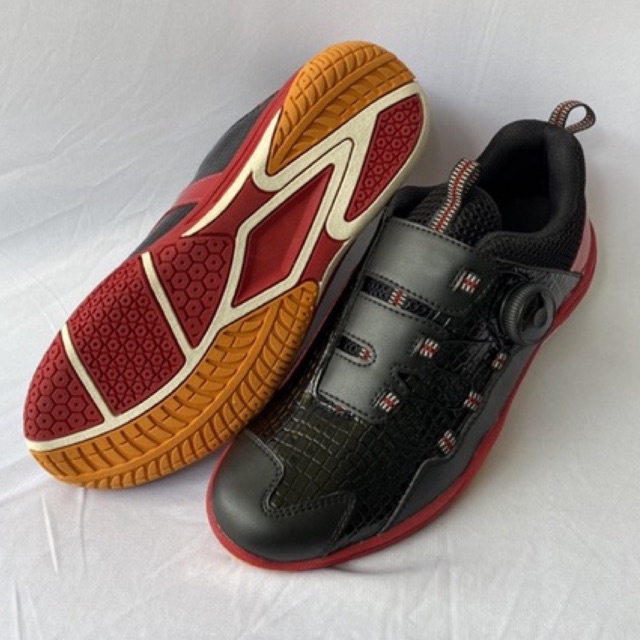 SEPATU SPORT PRIA SEPATU BULUTANGKIS TALI PUTAR
