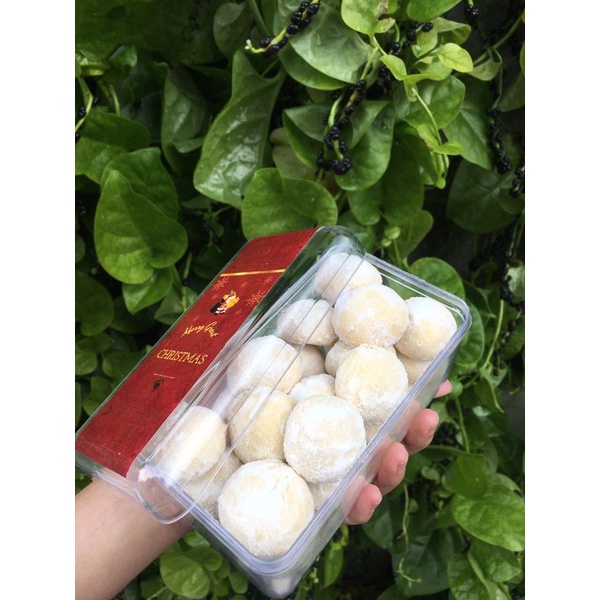 

KUE SALJU PREMIUM QUALITY EMPUK ENAK DAN MURAH