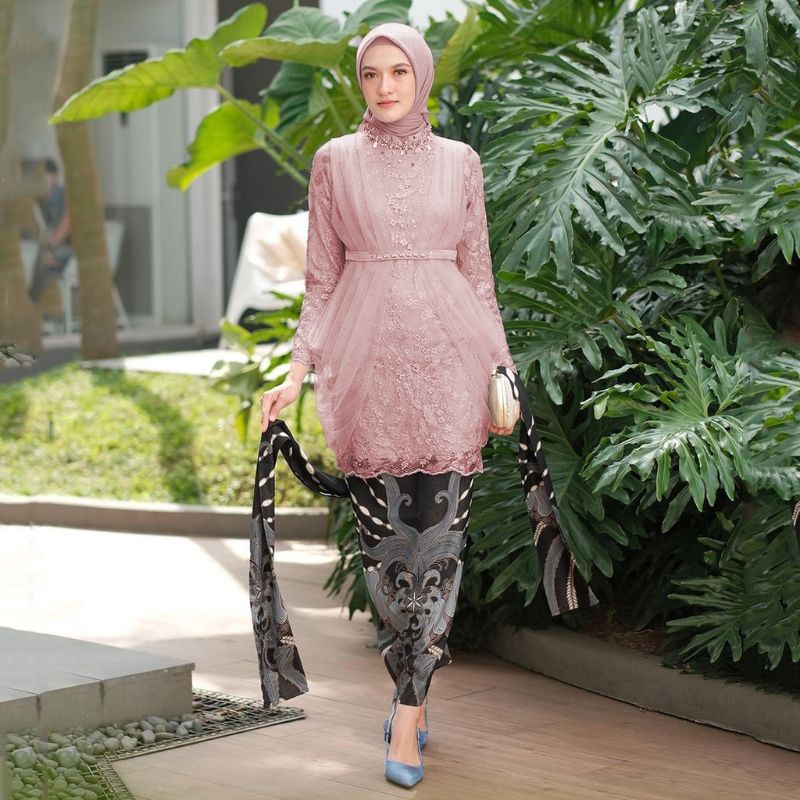 BATIK OFFICIAL - NEW ARRIVAL BIANCA SILVER BAJU KEBAYA BRUKAT TULLE MODERN KEBAYA WISUDA KEKINIAN ATASAN KEBAYA REMAJA DEWASA ALLSIZE KEBAYA LAMARAN BAJU COUPLE TUNANGAN TERBARU 2022