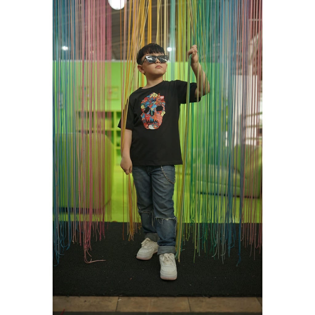 Kaos Anak Laki Laki Doodles Head Umur 7 - 12 Tahun