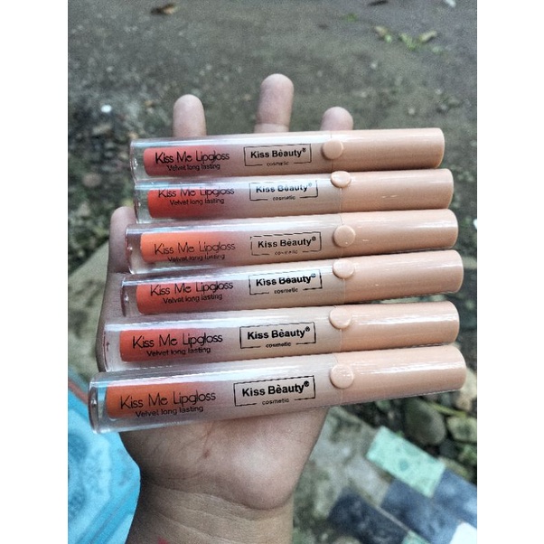 Kiss me lipgloss Kiss beauty