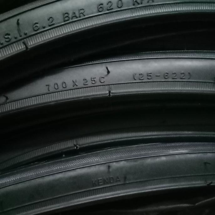 Ban Luar Sepeda Fixie 700X25C Kenda