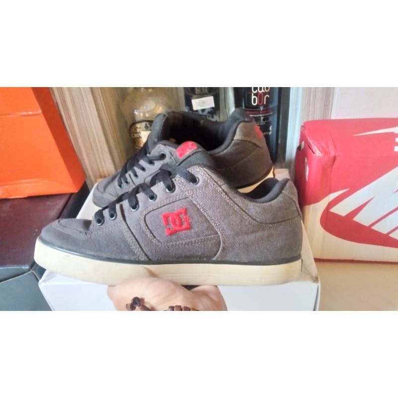sepatu dc denim second