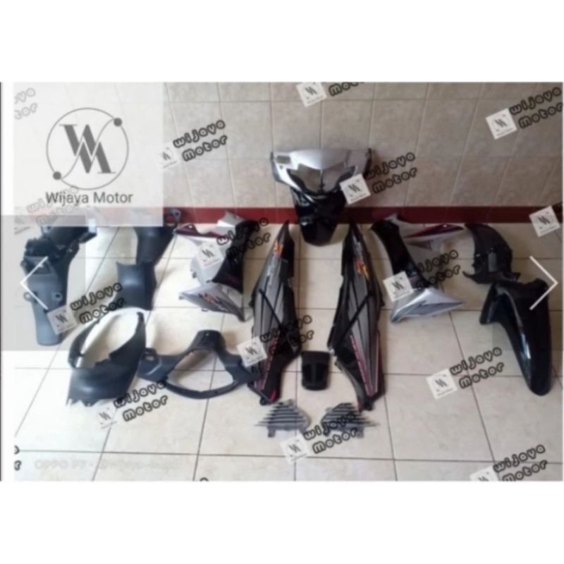 Full body Supra x 125 lama silver hitam