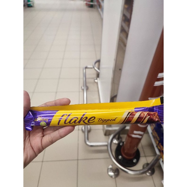 

Flake Chocolate Roll Cadburry