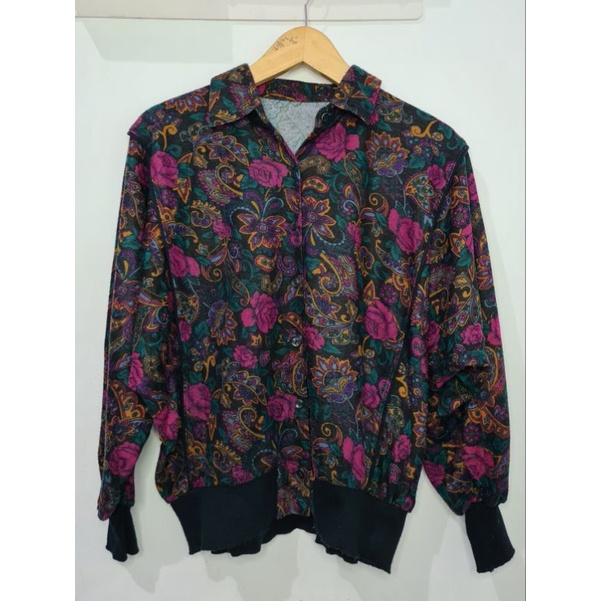 Kemeja Outwear Wanita Model Batwing Lengan Panjang Motif Batik