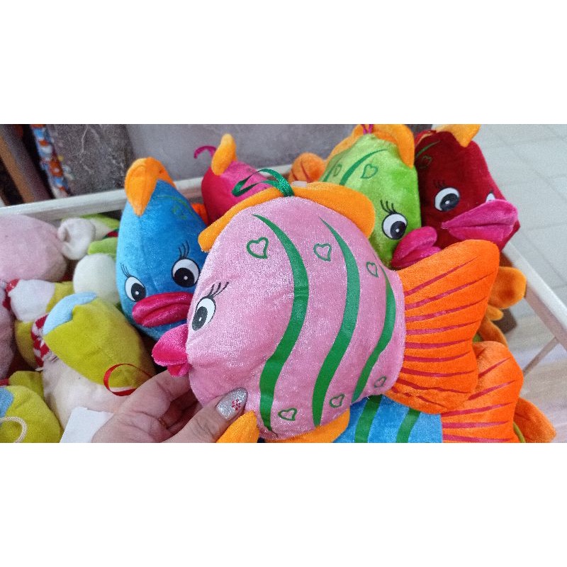 Boneka ikan bahan halus