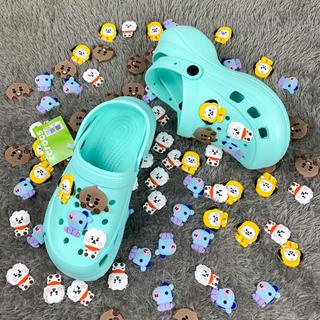 Aksesoris Jibbitz Charm Kartun Gesper Sepatu Sandal Pin Charms Motif Mainan Lucu Baru PVC Lubang Karakter Unik Terbaru Viral