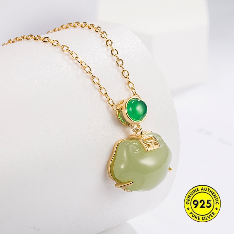 Hetian Jade Lock of Good Wishes Necklace Female Retro Terjangkau Mewah Niche Liontin Manik Hijau U1510